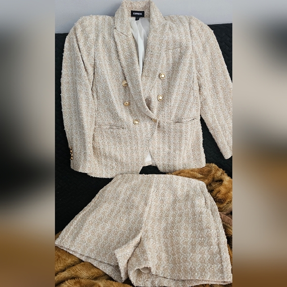 Blazer and Short suit - Picture 2 of 6